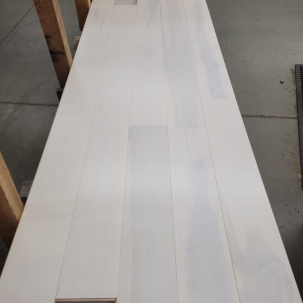 SOLID BROWN MAPLE