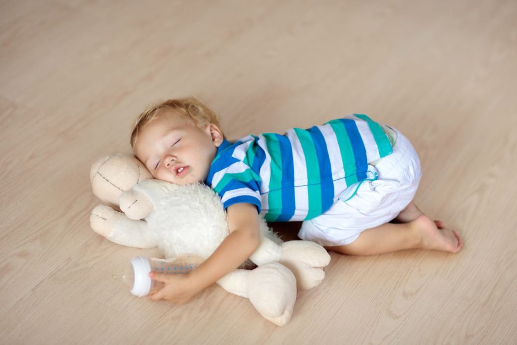 3 Signs Moisture is Under Your Hardwood Floors