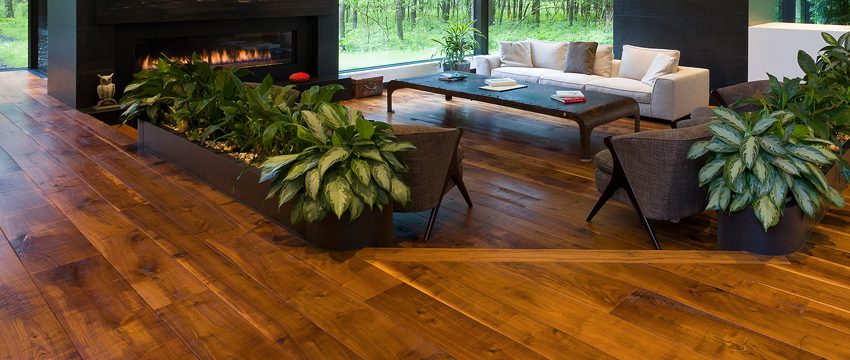 A Nature-Inspired Retreat Where Contemporary Design and Distressed Wood Flooring Live in Perfect Harmony